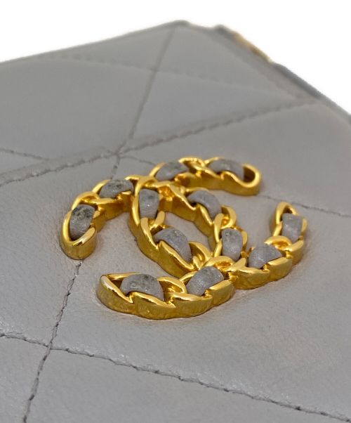CHANEL（シャネル）CHANEL (シャネル) フラグメントケース ライトグレーの古着・服飾アイテム