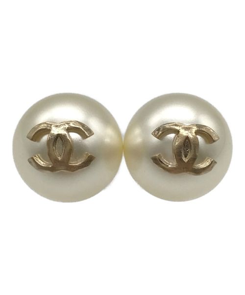 CHANEL（シャネル）CHANEL (シャネル) ココマークパールボールピアス パールホワイトの古着・服飾アイテム
