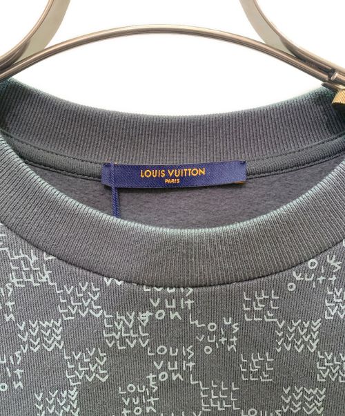 LOUIS VUITTON（ルイ ヴィトン）LOUIS VUITTON (ルイ ヴィトン) ダミエスプレッドプリンテッドスエットシャツ ライトグレー サイズ:Mの古着・服飾アイテム