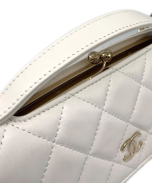 CHANEL（シャネル）CHANEL (シャネル) マトラッセ チェーン ウォレット ホワイト サイズ:22の古着・服飾アイテム