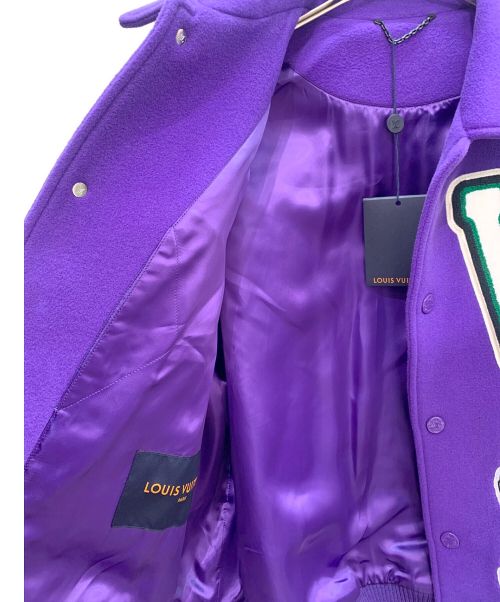 LOUIS VUITTON（ルイ ヴィトン）LOUIS VUITTON (ルイ ヴィトン) ヴァーシティージャケット パープル×アイボリー サイズ:48の古着・服飾アイテム