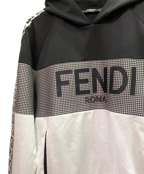 FENDI（フェンディ）FENDI (フェンディ) マルチカラージャージースウェットパーカー ブラック×ホワイト サイズ:Mの古着・服飾アイテム