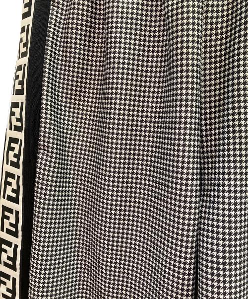 FENDI（フェンディ）FENDI (フェンディ) サイドロゴジャージートラックパンツ ライトグレー サイズ:Sの古着・服飾アイテム