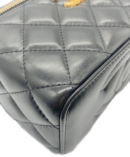 CHANEL（シャネル）CHANEL (シャネル) マトラッセ Wチェーン バニティケース ブラックの古着・服飾アイテム