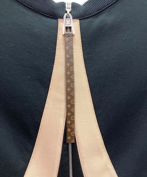 LOUIS VUITTON（ルイ ヴィトン）LOUIS VUITTON (ルイ ヴィトン) モノグラムジップカットソーワンピース ブラック×シャンパンゴールド サイズ:Mの古着・服飾アイテム