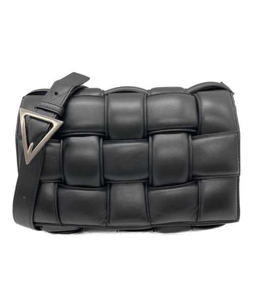 BOTTEGA VENETA（ボッテガベネタ）BOTTEGA VENETA (ボッテガベネタ) パデッド カセットショルダーバッグ ブラック サイズ:クラシックの古着・服飾アイテム