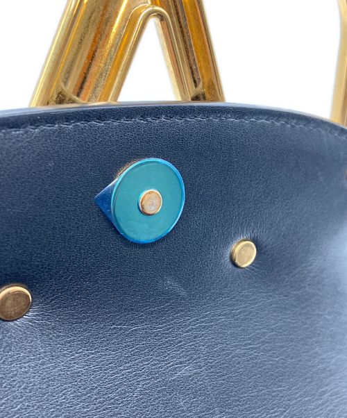 VALENTINO（ヴァレンティノ）VALENTINO (ヴァレンティノ) Supervee Crossbody Bag ブラック×ゴールドの古着・服飾アイテム