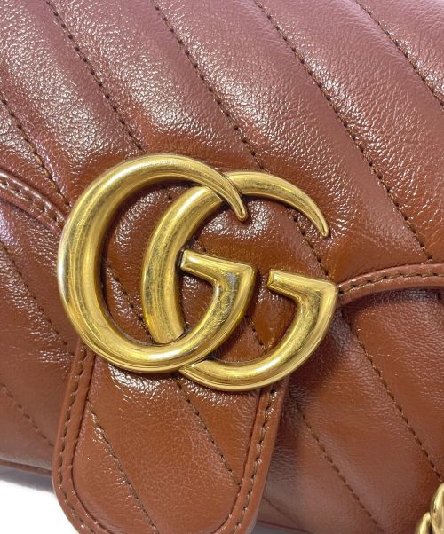 GUCCI（グッチ）GUCCI (グッチ) GGマーモント キルティングショルダーバッグ ブラウン サイズ:-の古着・服飾アイテム