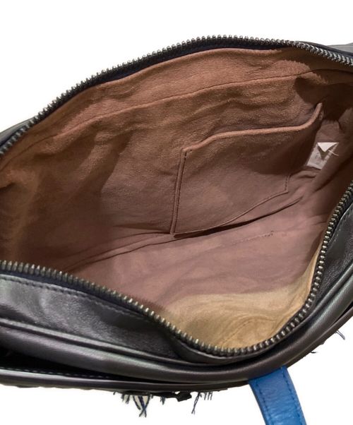 BOTTEGA VENETA（ボッテガベネタ）BOTTEGA VENETA (ボッテガベネタ) イントレレザーショルダーバッグ ブラック×ブルー サイズ:-の古着・服飾アイテム