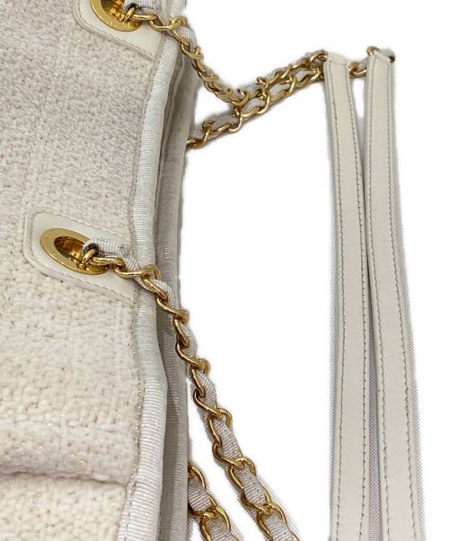 CHANEL（シャネル）CHANEL (シャネル) ドーヴィルチェーンバッグ アイボリー サイズ:MMの古着・服飾アイテム