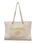 CHANEL（シャネル）の古着「ドーヴィルチェーンバッグ」｜アイボリー