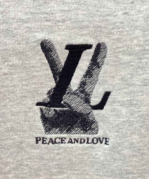 LOUIS VUITTON（ルイ ヴィトン）LOUIS VUITTON (ルイ ヴィトン) PEACE&LOVE LV刺繍スウェットトレーナー ライトグレー サイズ:XSの古着・服飾アイテム