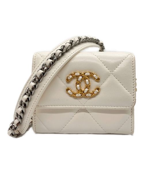 CHANEL（シャネル）CHANEL (シャネル) マトラッセショルダーミニウォレット ホワイトの古着・服飾アイテム