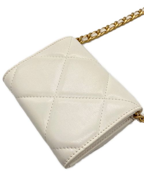 CHANEL（シャネル）CHANEL (シャネル) マトラッセショルダーミニウォレット ホワイトの古着・服飾アイテム