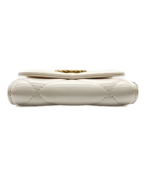 CHANEL（シャネル）CHANEL (シャネル) マトラッセショルダーミニウォレット ホワイトの古着・服飾アイテム