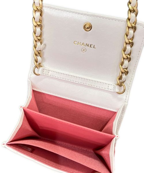 CHANEL（シャネル）CHANEL (シャネル) マトラッセショルダーミニウォレット ホワイトの古着・服飾アイテム