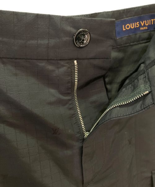 LOUIS VUITTON（ルイ ヴィトン）LOUIS VUITTON (ルイ ヴィトン) 23AW モノグラムカーゴショーツ ブラック サイズ:46の古着・服飾アイテム