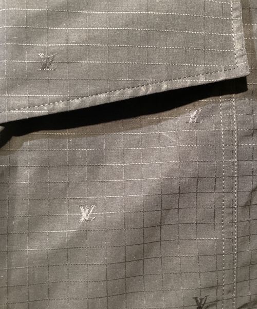 LOUIS VUITTON（ルイ ヴィトン）LOUIS VUITTON (ルイ ヴィトン) 23AW モノグラムカーゴショーツ ブラック サイズ:46の古着・服飾アイテム