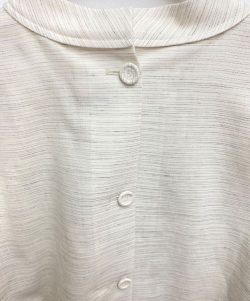 Christian Dior（クリスチャン ディオール）Christian Dior (クリスチャン ディオール) バックボタンブラウス ベージュ サイズ:46の古着・服飾アイテム