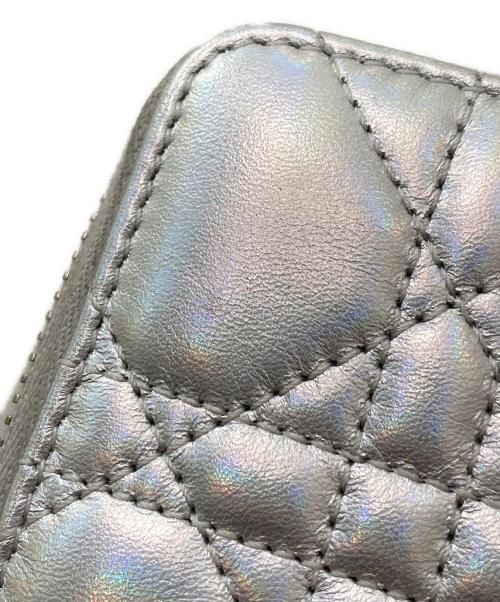 Christian Dior（クリスチャン ディオール）Christian Dior (クリスチャン ディオール) LADY DIOR VOYAGEURスモールジップコインケース メタリックシルバーの古着・服飾アイテム