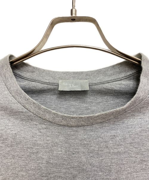 Dior（ディオール）Dior (ディオール) Atelier Printed Tee ライトグレー サイズ:XSの古着・服飾アイテム