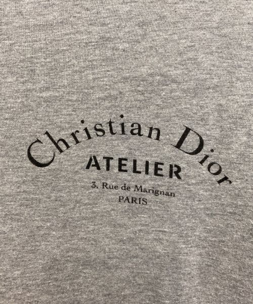 Dior（ディオール）Dior (ディオール) Atelier Printed Tee ライトグレー サイズ:XSの古着・服飾アイテム
