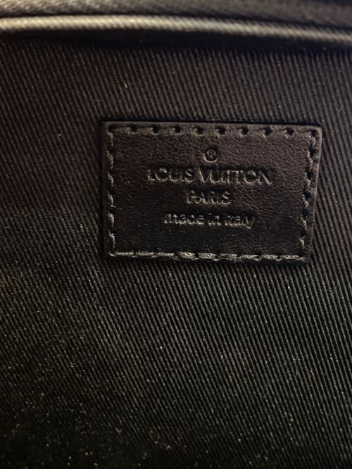 LOUIS VUITTON（ルイ ヴィトン）LOUIS VUITTON (ルイ ヴィトン) トリヨンレザートランクショルダーバッグ ブラックの古着・服飾アイテム