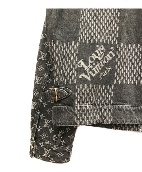 LOUIS VUITTON（ルイ ヴィトン）LOUIS VUITTON (ルイ ヴィトン) ジャイアントダミエウェーブスモノグラムデニム ジャケット ライトグレー サイズ:48の古着・服飾アイテム