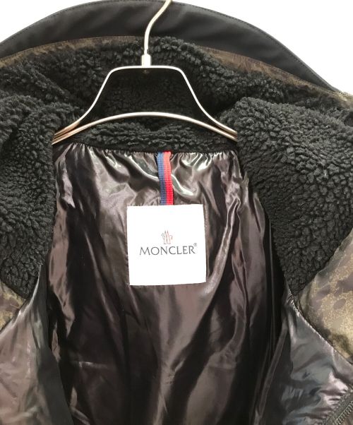 MONCLER（モンクレール）MONCLER (モンクレール) OBERT/ダウンコート カーキ×ブラック サイズ:3の古着・服飾アイテム