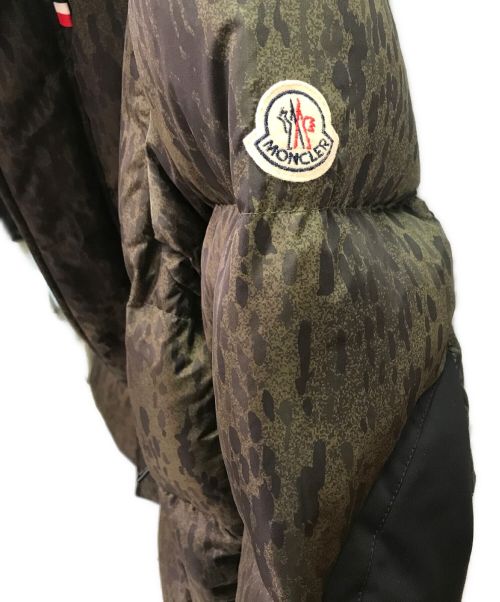 MONCLER（モンクレール）MONCLER (モンクレール) OBERT/ダウンコート カーキ×ブラック サイズ:3の古着・服飾アイテム