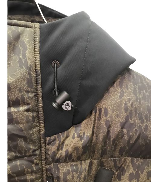 MONCLER（モンクレール）MONCLER (モンクレール) OBERT/ダウンコート カーキ×ブラック サイズ:3の古着・服飾アイテム