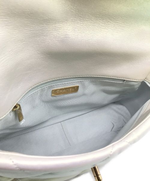 CHANEL（シャネル）CHANEL (シャネル) ラムスキン19ショルダーバッグ シャイニーパールホワイトの古着・服飾アイテム