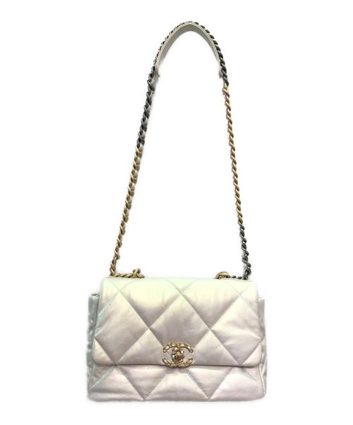 CHANEL（シャネル）CHANEL (シャネル) ラムスキン19ショルダーバッグ シャイニーパールホワイトの古着・服飾アイテム