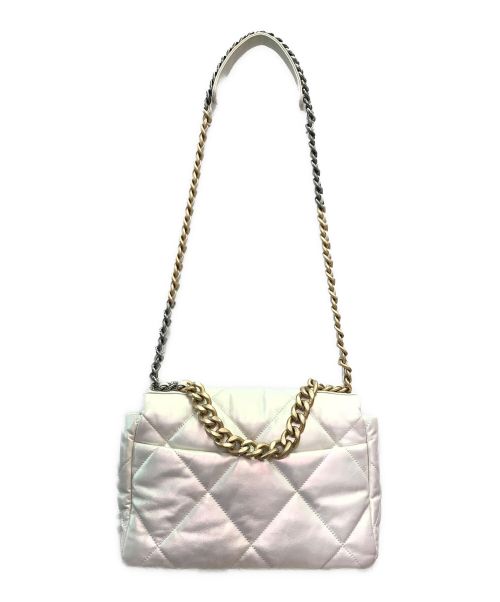 CHANEL（シャネル）CHANEL (シャネル) ラムスキン19ショルダーバッグ シャイニーパールホワイトの古着・服飾アイテム