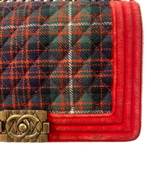CHANEL（シャネル）CHANEL (シャネル) BOY CHANEL（ボーイシャネル）ショルダーバッグ25 レッド×グリーンの古着・服飾アイテム