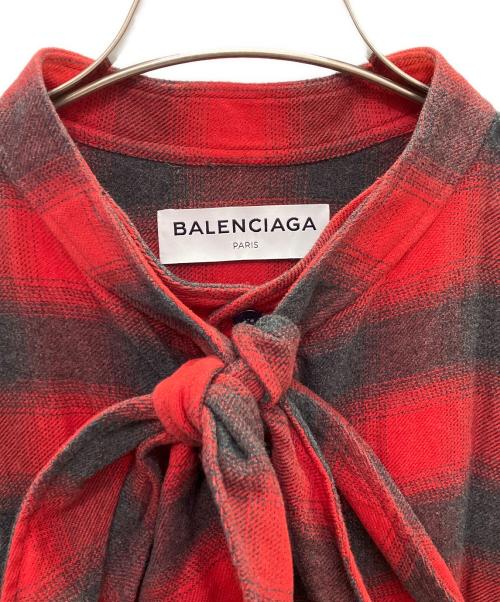 BALENCIAGA（バレンシアガ）BALENCIAGA (バレンシアガ) バックロゴボウタイネルシャツ レッド サイズ:34の古着・服飾アイテム