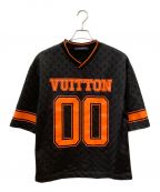 LOUIS VUITTONルイ ヴィトン）の古着「モノグラムスポーティVネックTシャツ」｜ブラック×オレンジ