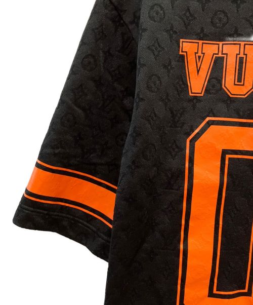 LOUIS VUITTON（ルイ ヴィトン）LOUIS VUITTON (ルイ ヴィトン) モノグラムスポーティVネックTシャツ ブラック×オレンジ サイズ:Sの古着・服飾アイテム
