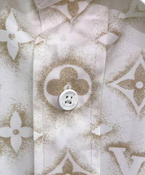 LOUIS VUITTON（ルイ ヴィトン）LOUIS VUITTON (ルイ ヴィトン) モノグラムサンド総柄長袖シャツ ホワイト×ベージュ サイズ:Mの古着・服飾アイテム