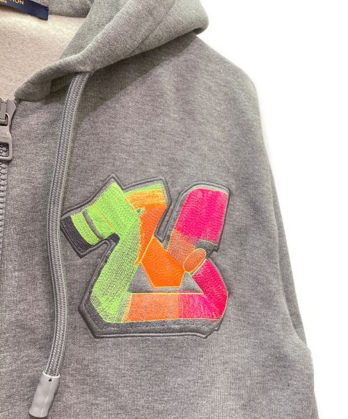 LOUIS VUITTON（ルイ ヴィトン）LOUIS VUITTON (ルイ ヴィトン) 3DLVグラフィティエンブロイダードジップフーディ ライトグレー サイズ:Mの古着・服飾アイテム