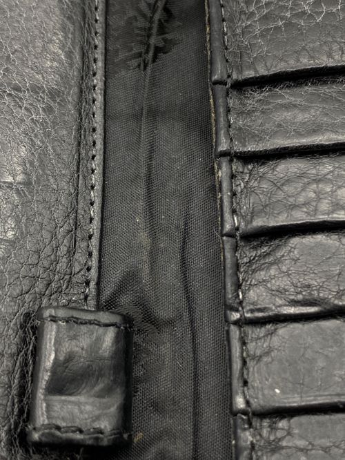 CHROME HEARTS（クロムハーツ）CHROME HEARTS (クロムハーツ) ウェーブ ウォレット クロス ボタン ブラック ヘビーレザー ブラック サイズ:-の古着・服飾アイテム