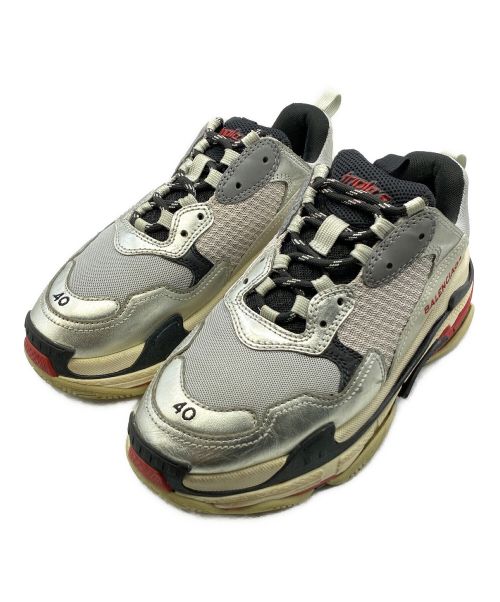 BALENCIAGA（バレンシアガ）BALENCIAGA (バレンシアガ) TRIPLE S ホワイト×シルバー サイズ:SIZE 40の古着・服飾アイテム