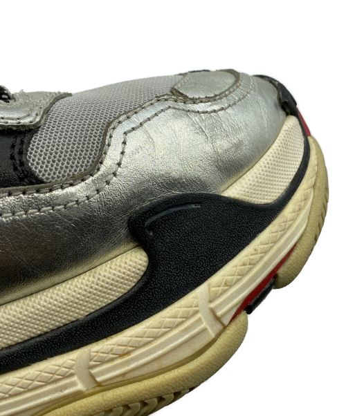 BALENCIAGA（バレンシアガ）BALENCIAGA (バレンシアガ) TRIPLE S ホワイト×シルバー サイズ:SIZE 40の古着・服飾アイテム