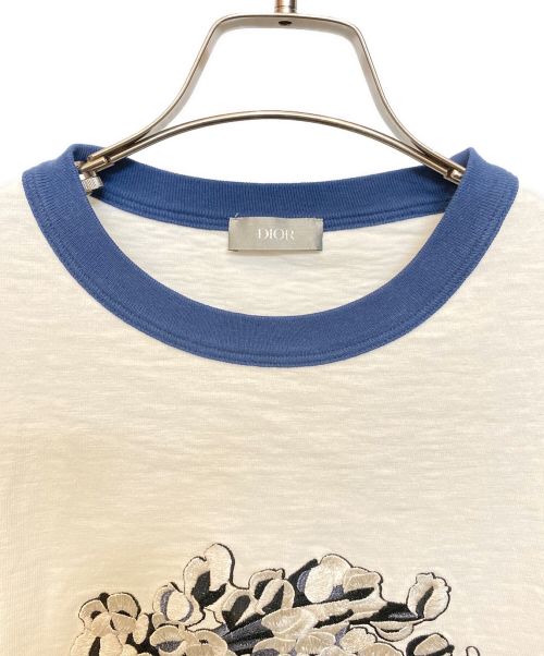 Christian Dior（クリスチャン ディオール）Christian Dior (クリスチャン ディオール) Denim Tears (デニムティアーズ) フラワー刺繍半袖カットソー ホワイト×ネイビー サイズ:Mの古着・服飾アイテム