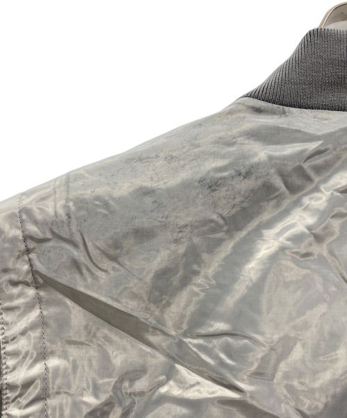 CoSTUME NATIONAL HOMME（コスチューム ナショナル オム）CoSTUME NATIONAL HOMME (コスチューム ナショナル オム) リフレクター付デザインジャケット シルバー サイズ:46 未使用品の古着・服飾アイテム