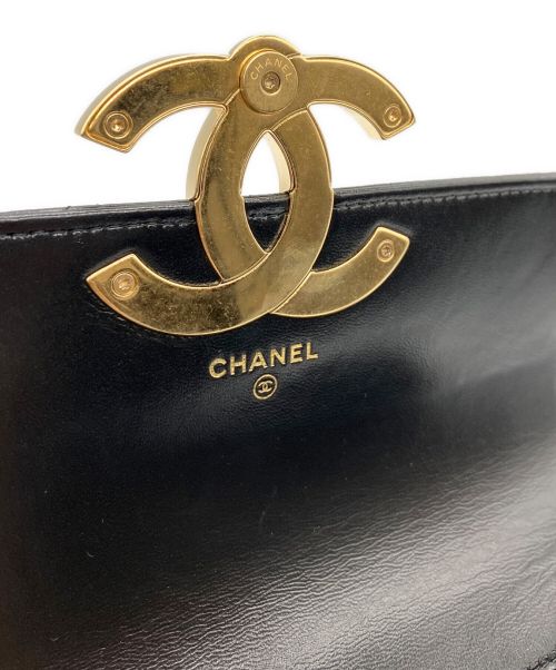 CHANEL（シャネル）CHANEL (シャネル) チェーンショルダーバッグ ブラックの古着・服飾アイテム