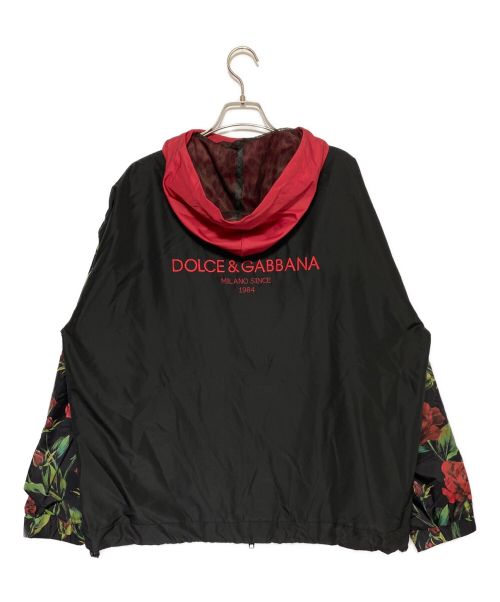 DOLCE & GABBANA（ドルチェ＆ガッバーナ）DOLCE & GABBANA (ドルチェ＆ガッバーナ) ローズプリント フーデットジャケット レッド×ブラック サイズ:Mの古着・服飾アイテム