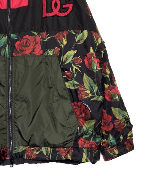 DOLCE & GABBANA（ドルチェ＆ガッバーナ）DOLCE & GABBANA (ドルチェ＆ガッバーナ) ローズプリント フーデットジャケット レッド×ブラック サイズ:Mの古着・服飾アイテム