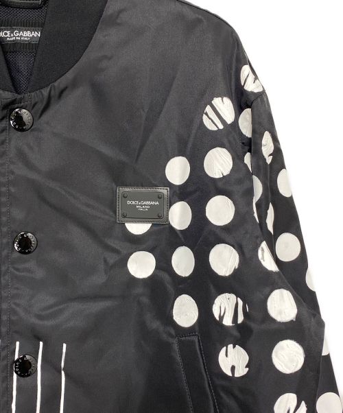 DOLCE & GABBANA（ドルチェ＆ガッバーナ）DOLCE & GABBANA (ドルチェ＆ガッバーナ) ストライプ&ドット ナイロンボンバージャケット ブラック×ホワイト サイズ:44の古着・服飾アイテム