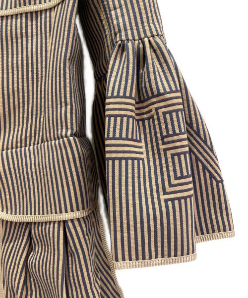 FENDI（フェンディ）FENDI (フェンディ) ストライプノーカラージャケット ベージュ サイズ:36 未使用品の古着・服飾アイテム